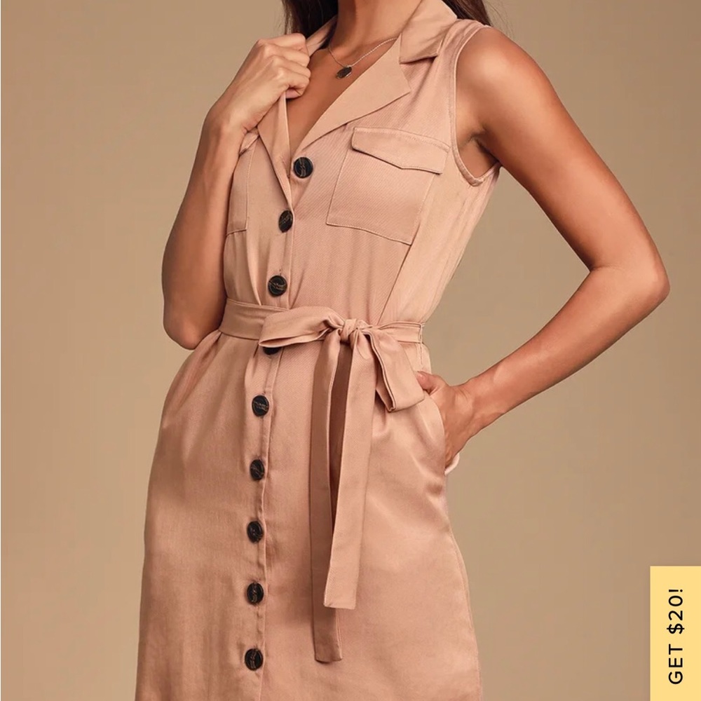 Blush sleeveless button up dress shirt